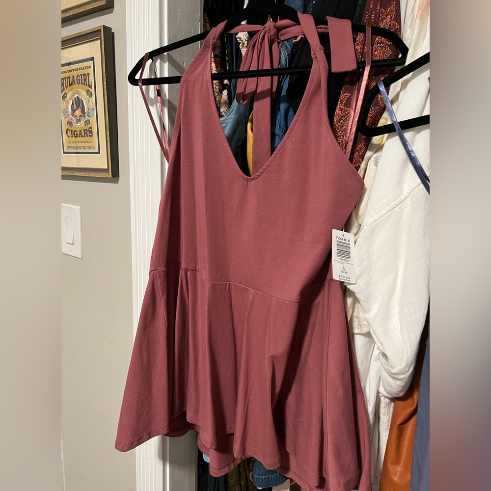 NWT Torrid Halter Top - v neck, stretch, mauve, peplum